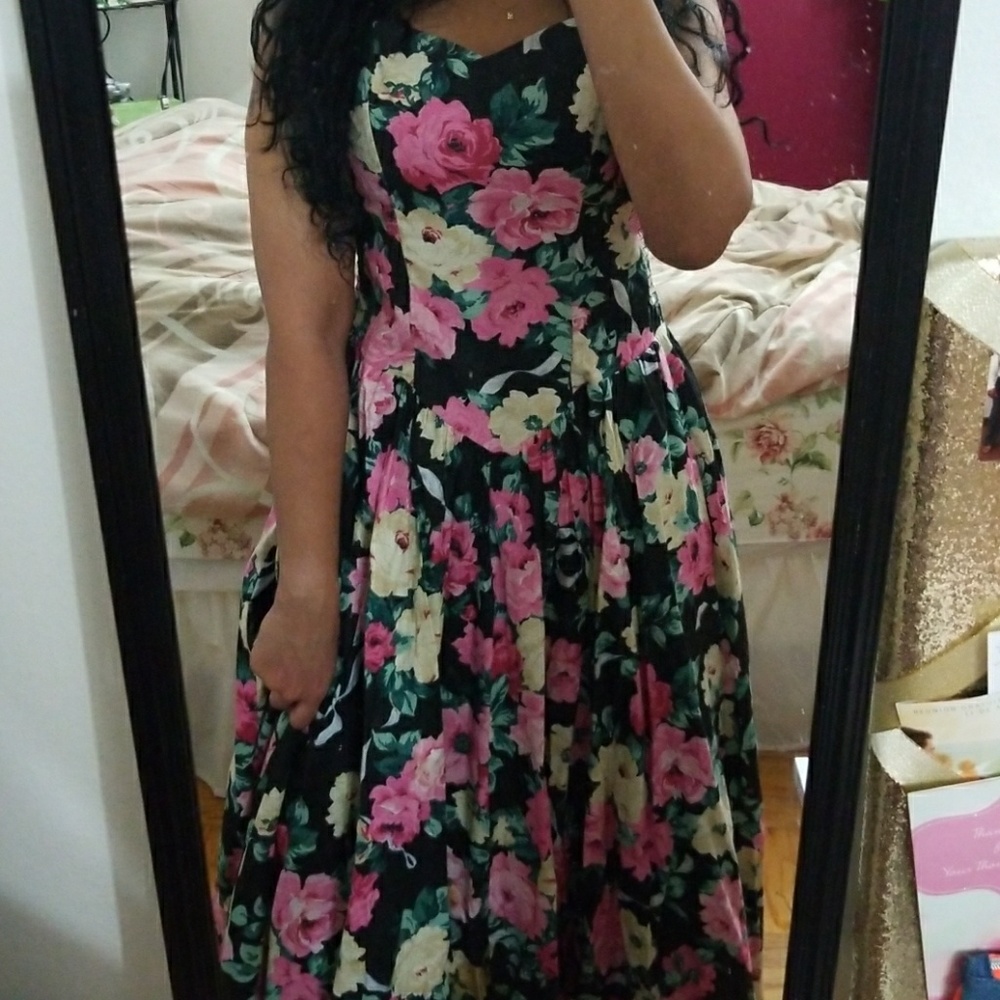 Vintage Floral Medley Dress!